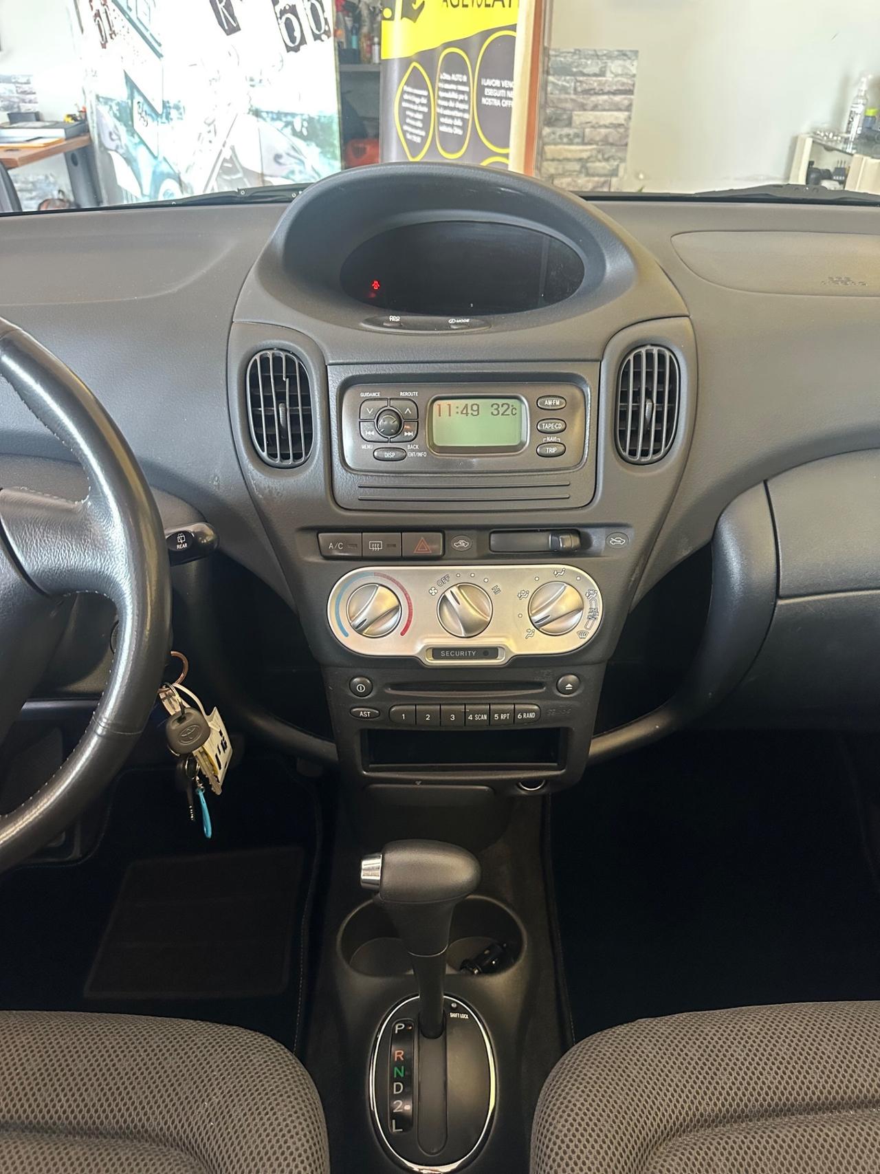 Toyota Yaris Verso 1.3benz. Cambio Automatico