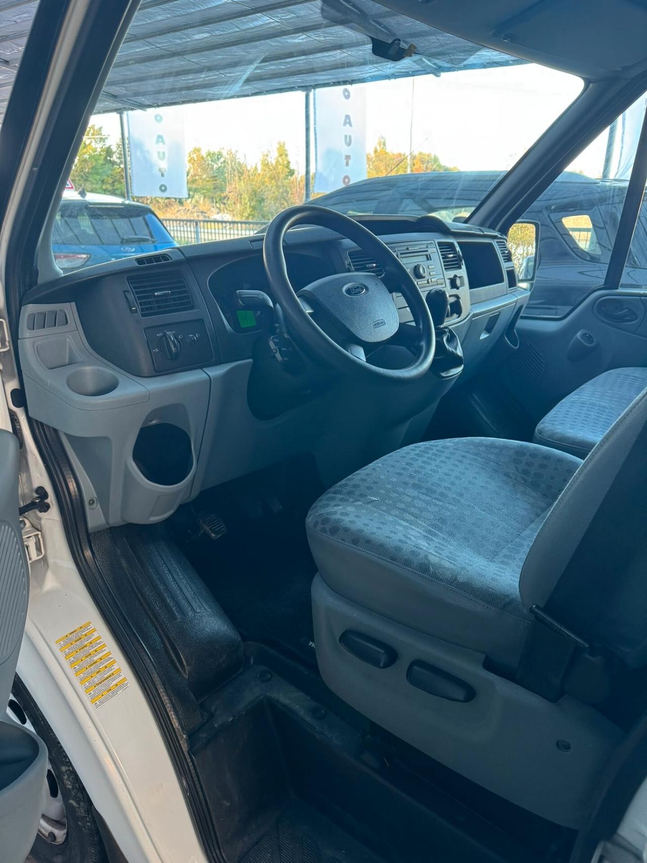 Ford Transit Furgone passo corto/tetto basso