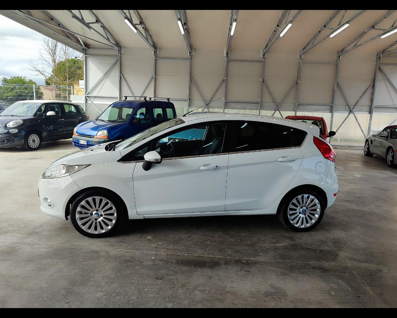 FORD Fiesta 6ª serie - Fiesta 1.4 5 porte Bz.- GPL Titanium