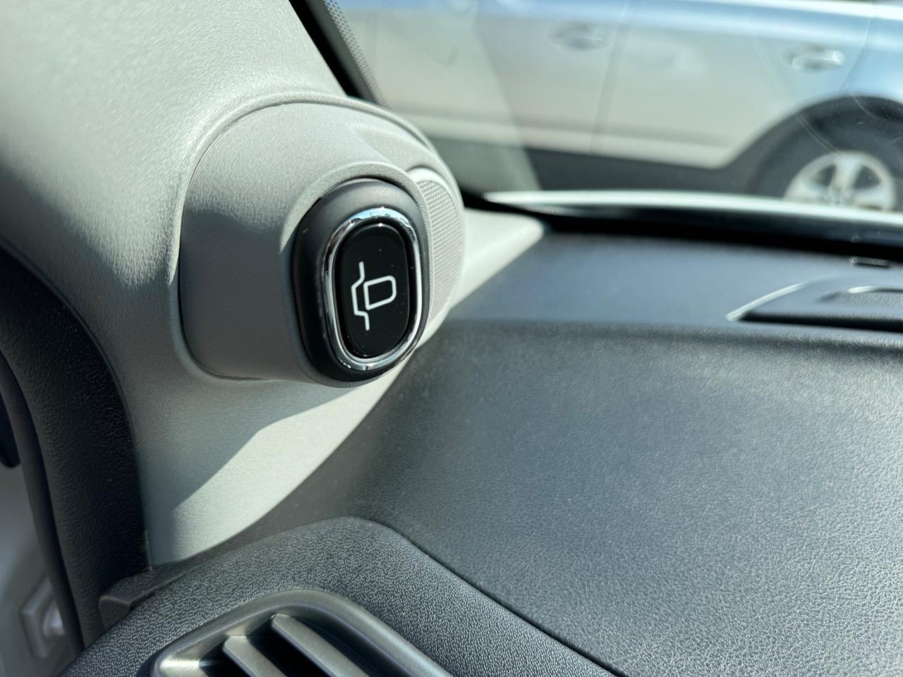 Lancia Ypsilon 1.3 MJT 16V 95 CV 5 porte S&S MOMO DESIGNE