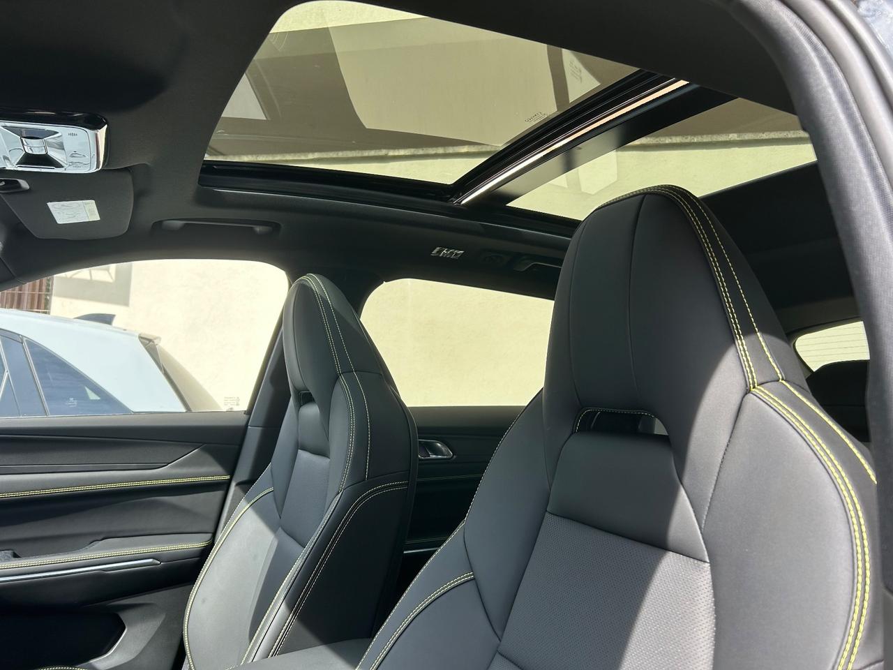 Lynk&co 01 PHEV More