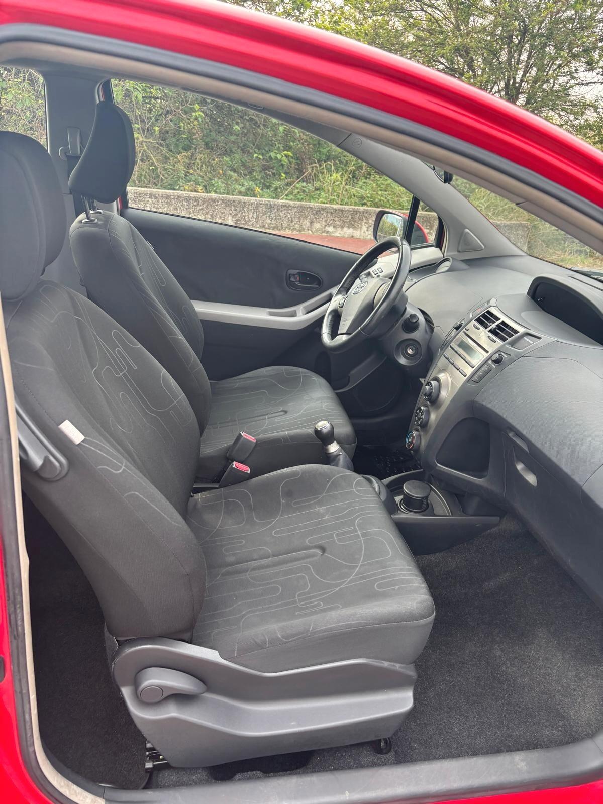 Toyota Yaris 1.0 3 porte Sol CON SOLI 108024 KM, ADATTA AI NEOPATENTATI