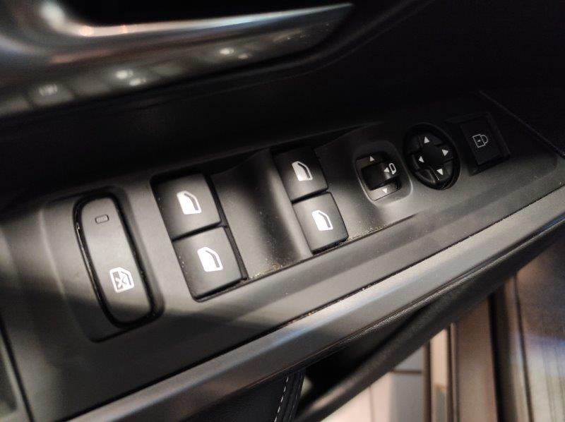 PEUGEOT 5008 3ª serie - 5008 Hybrid 145 e-DCS6 Allure