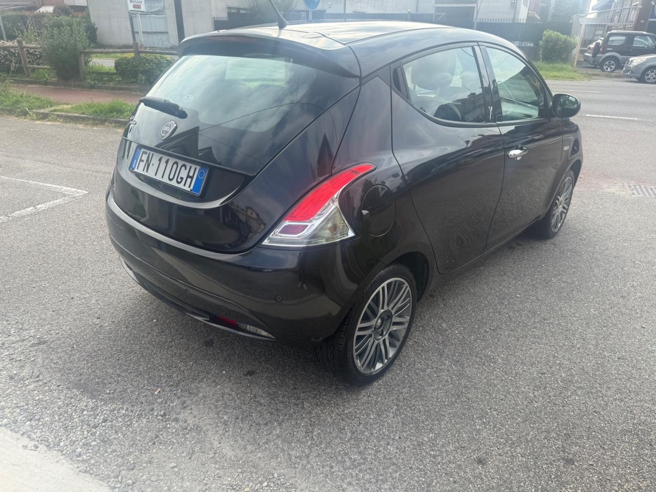 Lancia Ypsilon 1.2 69 CV 5 porte S&S Platinum