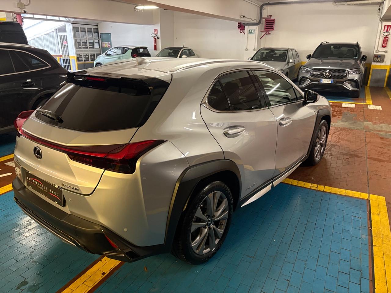 Lexus UX Hybrid 4WD F Sport
