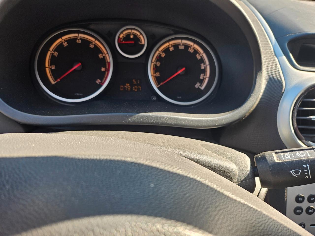 Opel Corsa 1.4 16V 5 porte Cosmo