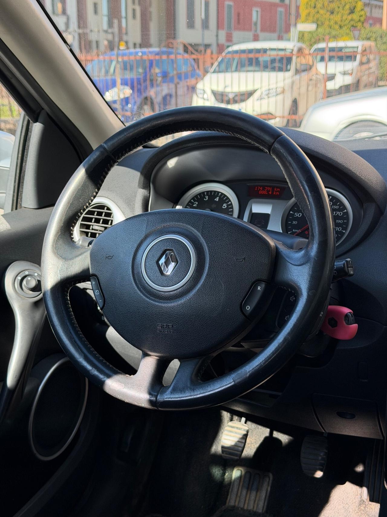 Renault Clio 1.2- Neopatentati- 5porte-garanzia 12mesi