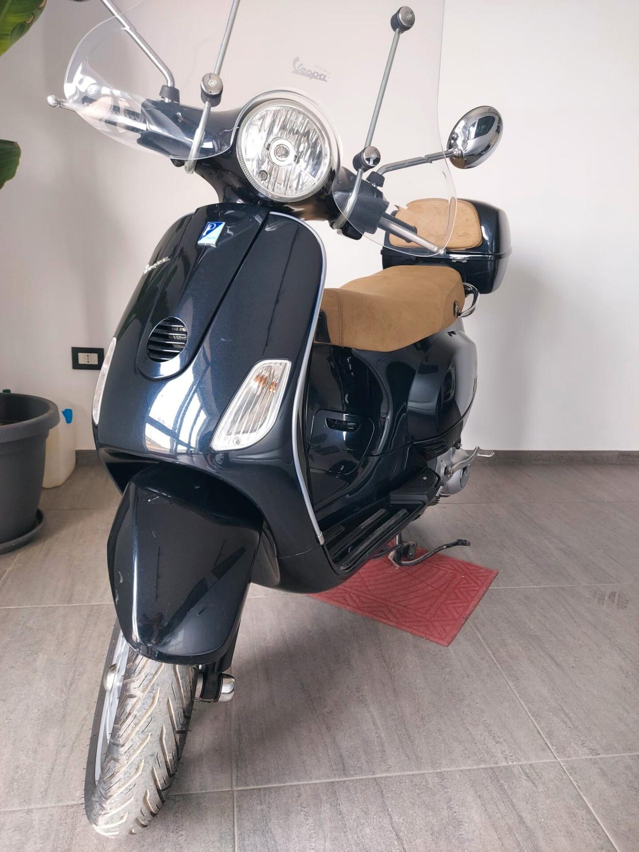 Piaggio Vespa 150 LX