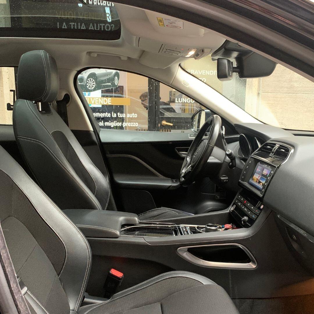 Jaguar F-Pace 2.0 D 180 CV AWD aut. R-Sport