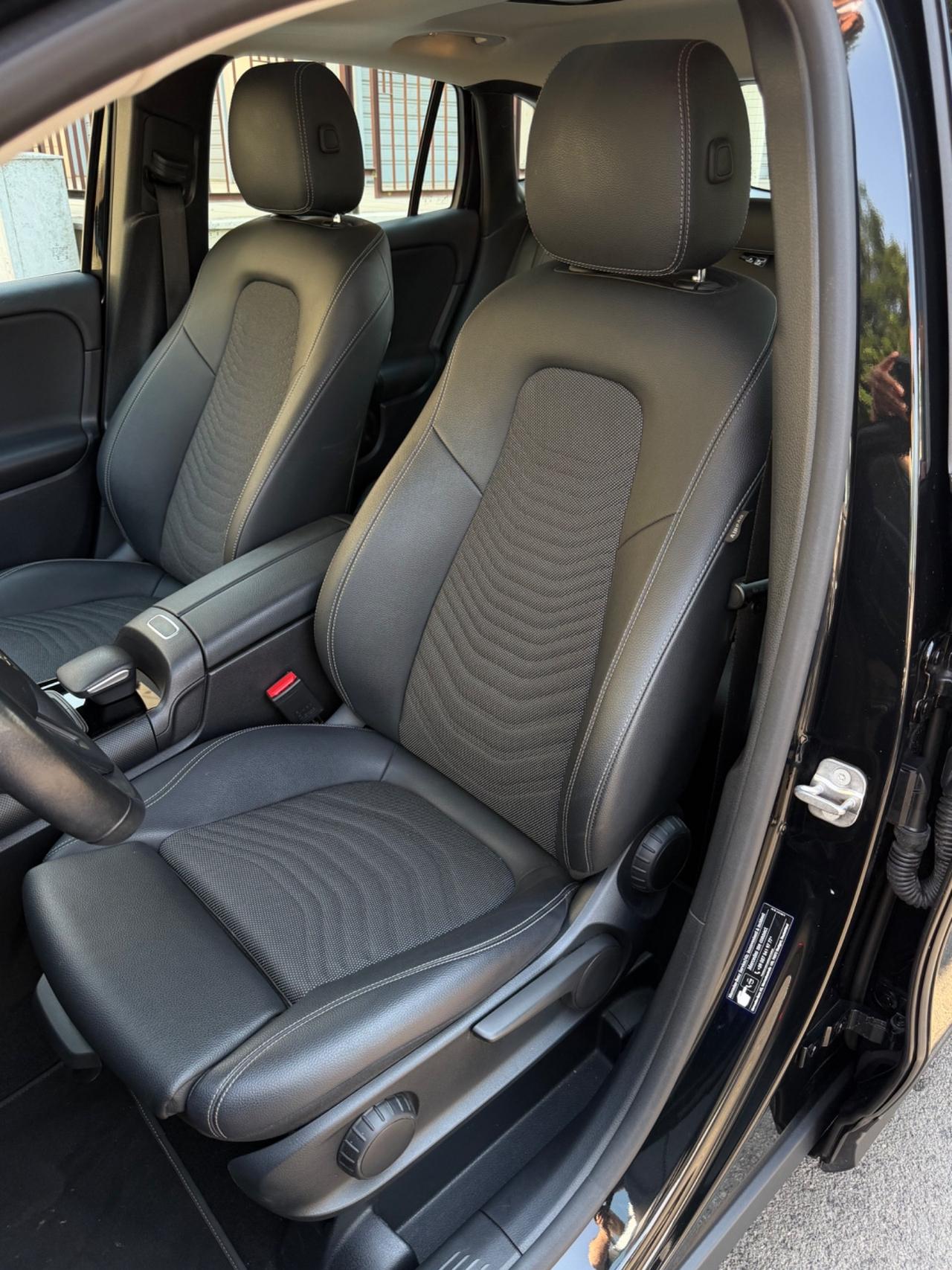 Mercedes GLA 200 d Sport 150CV TETTO/FULL LED