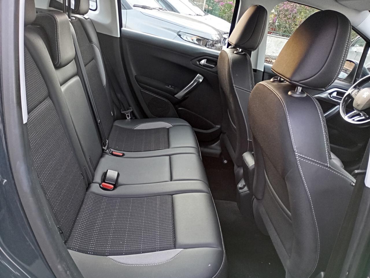 Peugeot 2008 1.2 PureTech Turbo 110CV Allure