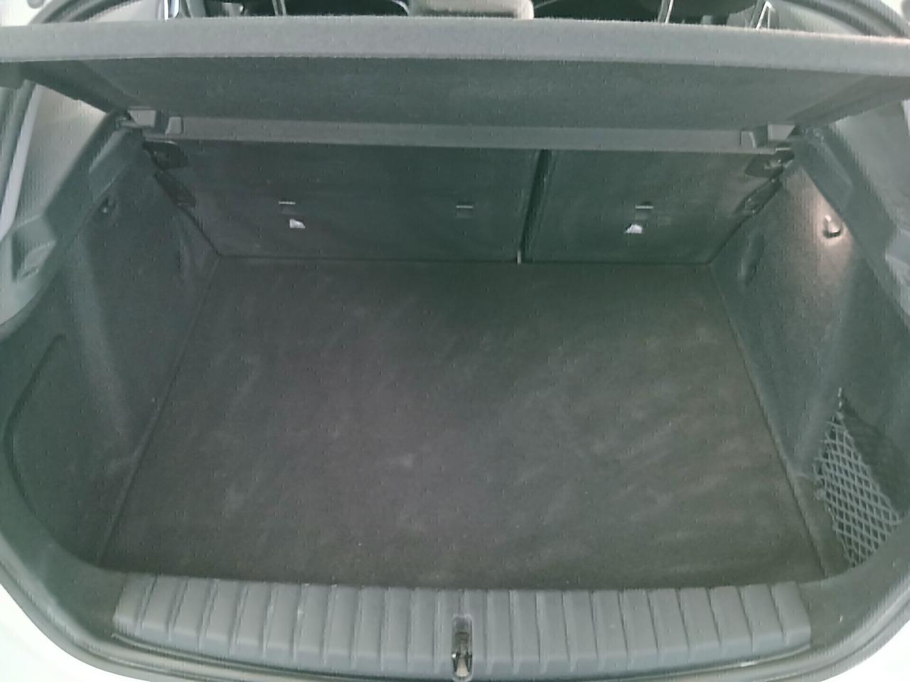 Bmw 118 118d 5p. Business Advantage