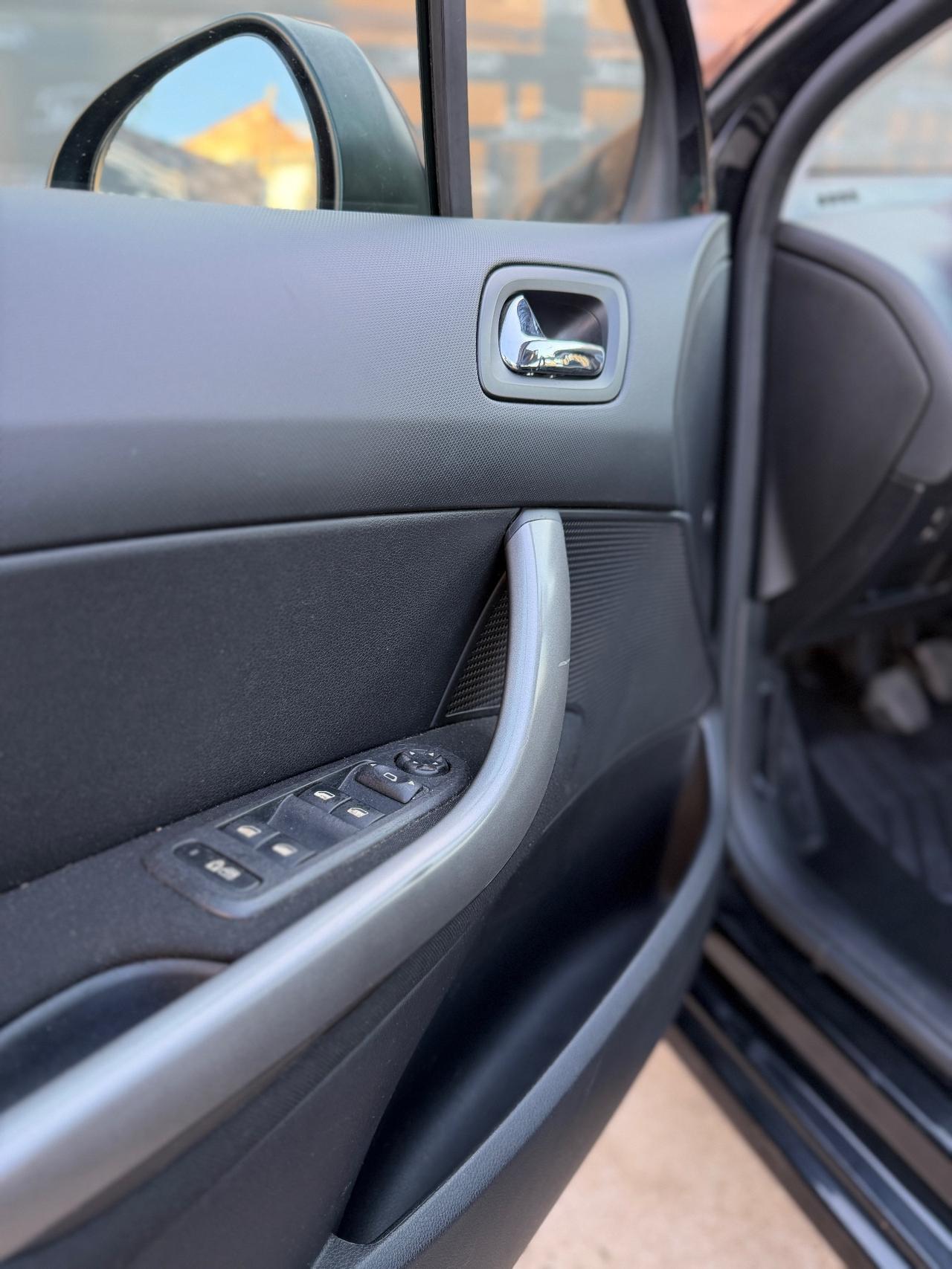 PEUGEOT 308 (anno 2008)