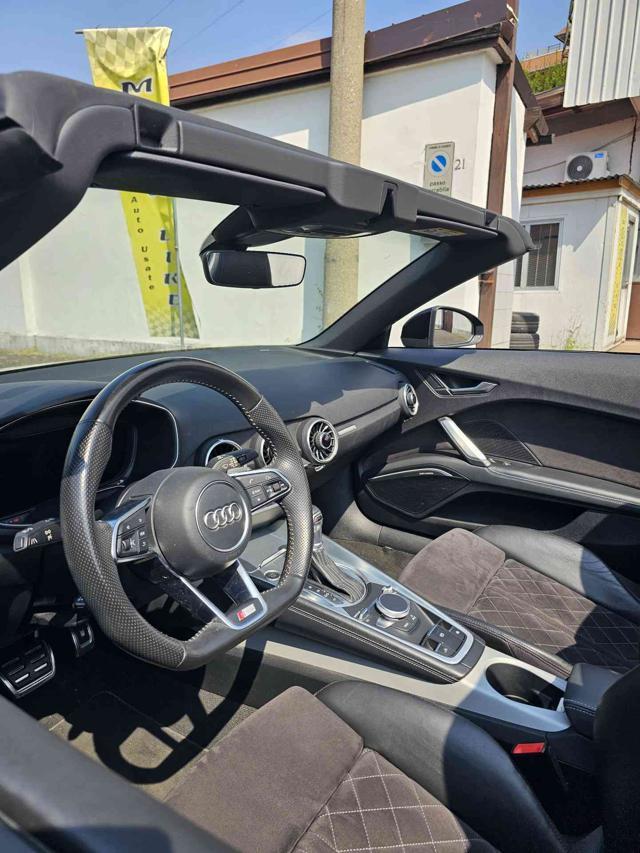 AUDI TT Roadster 2.0 TFSI quattro S tronic S line