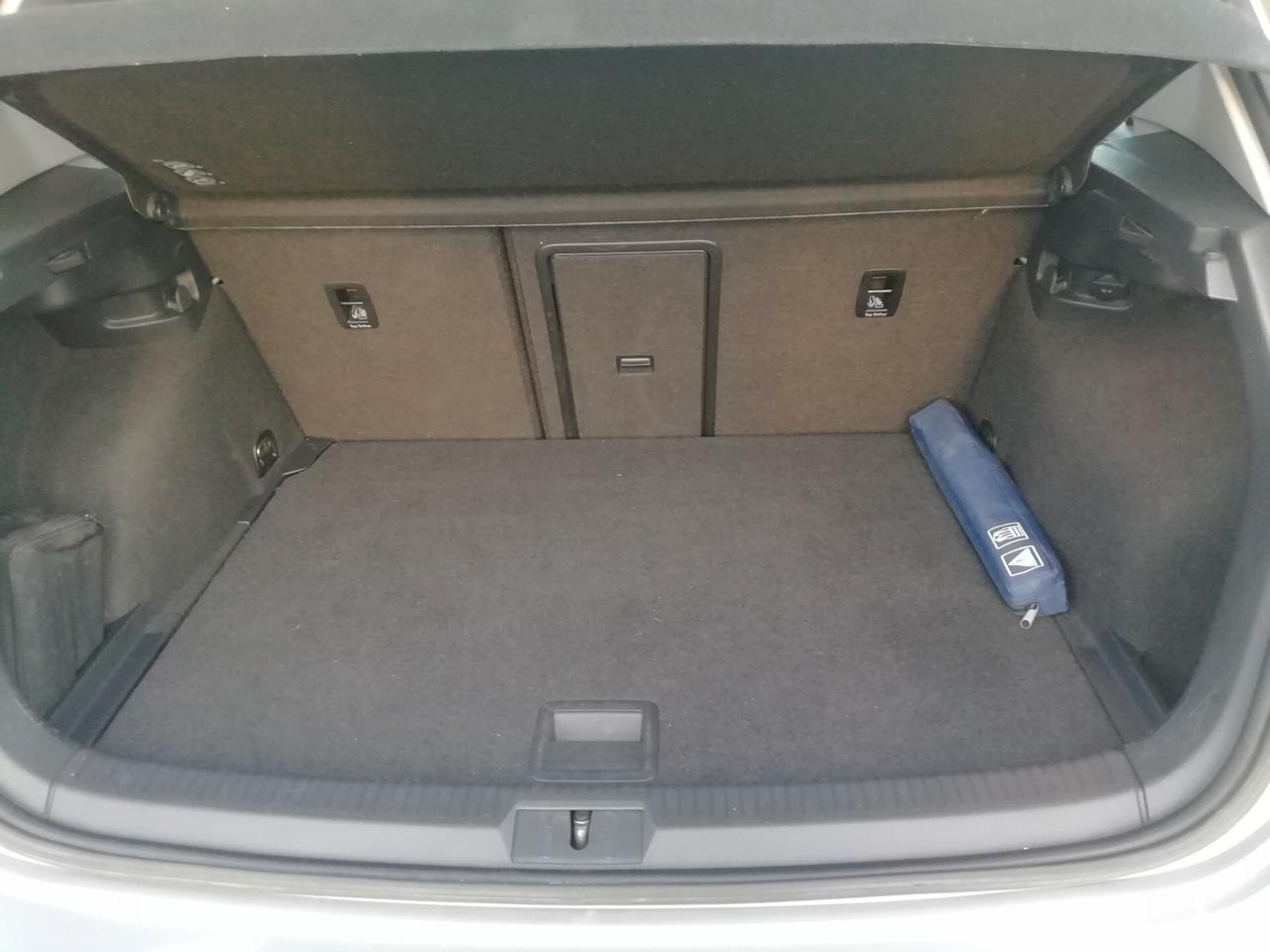 Volkswagen Golf Business 1.4 TGI 5p. Highline BlueMotion "Anche NEOPATENTATI"