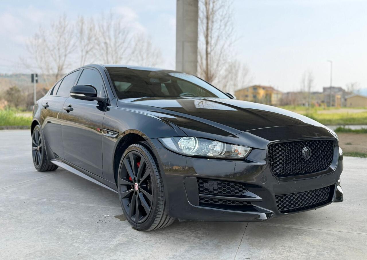 Jaguar XE 2.0 D Turbo R-Sport