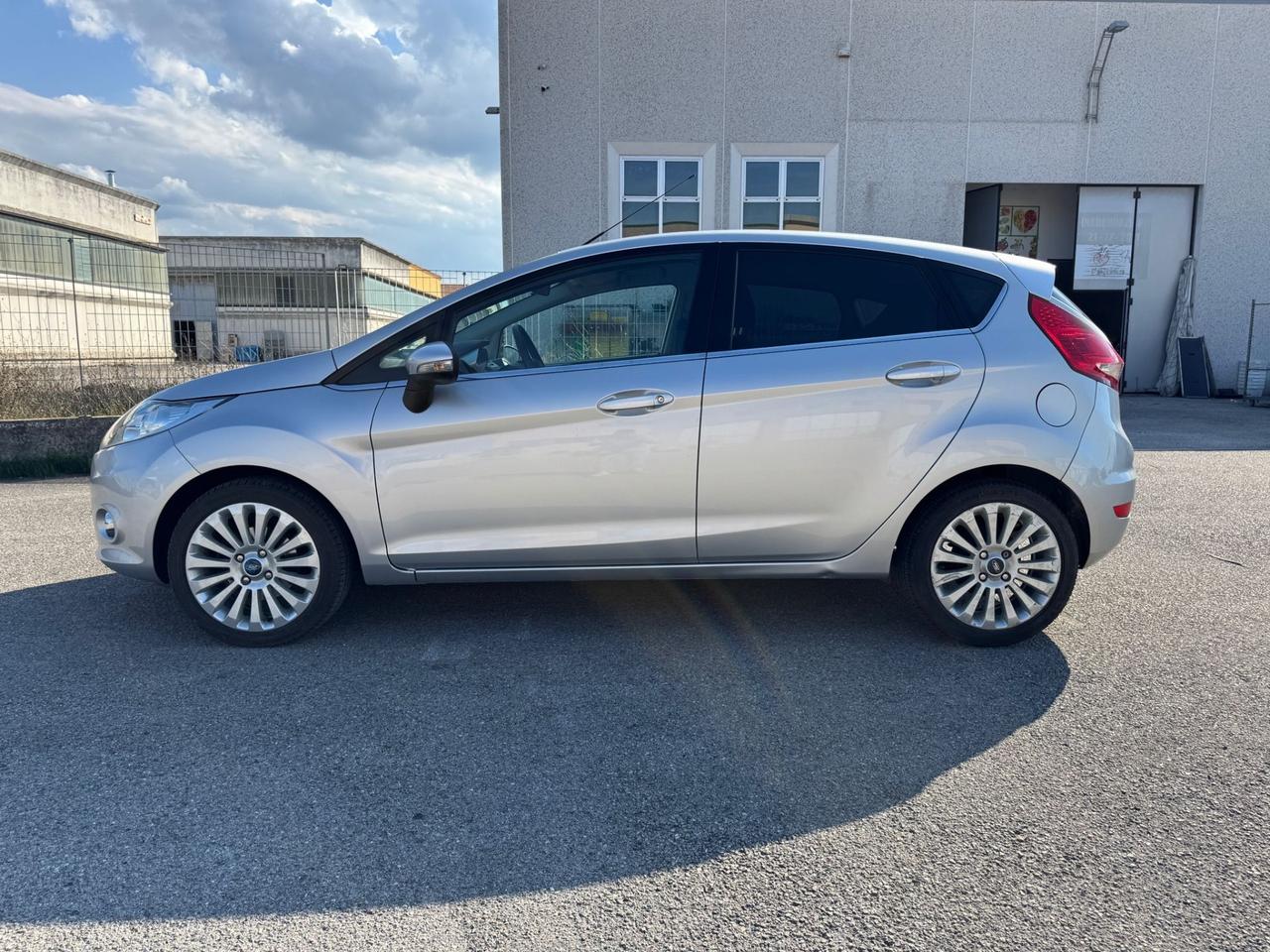 Ford Fiesta 1.4 TDCi Titanium. Garanzia 12 mesi