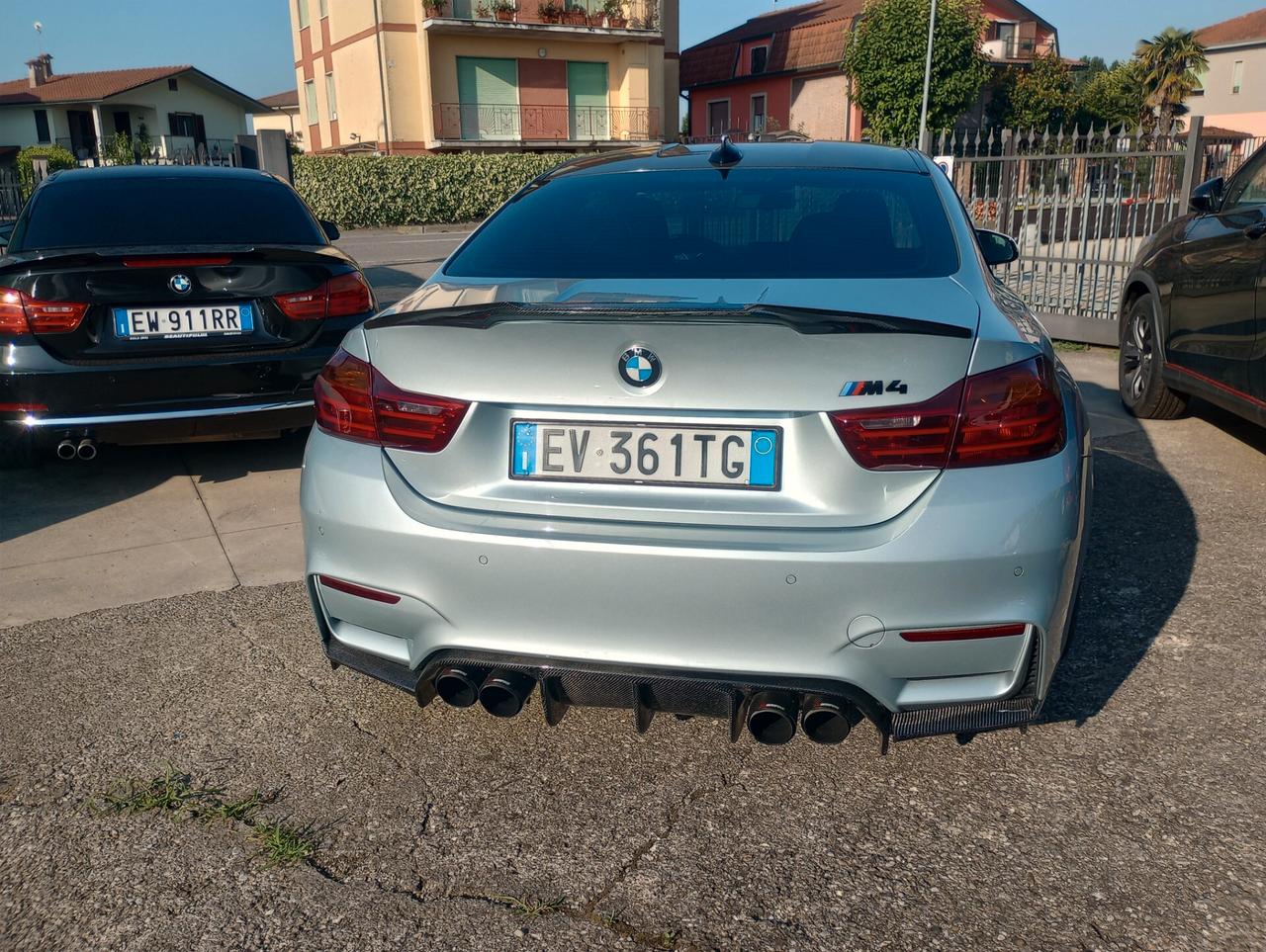 Bmw M4 DKG, Akrapovic