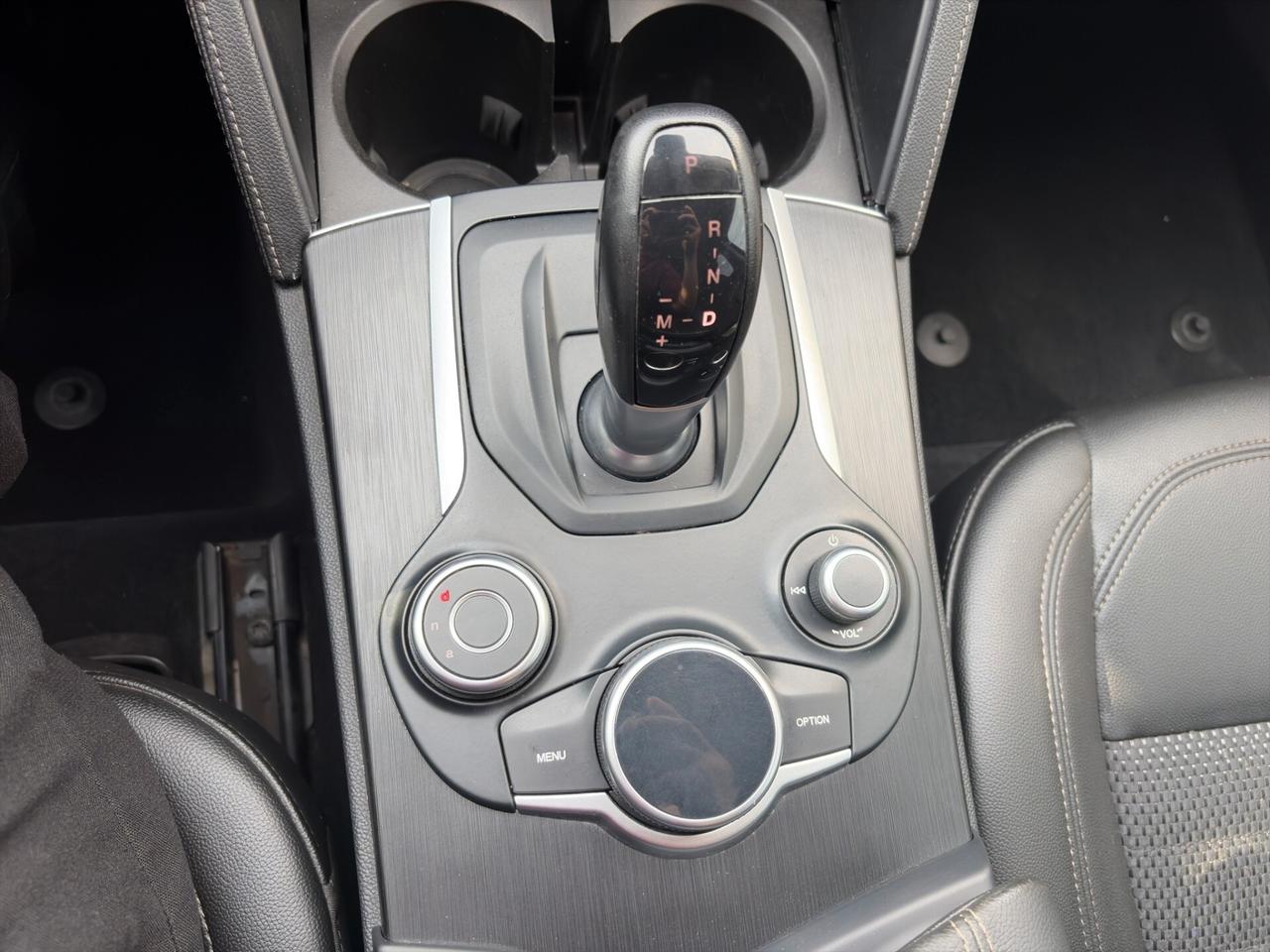 Alfa Romeo Stelvio 2.2 190 CV AT8 Q4 TOTAL BLACK