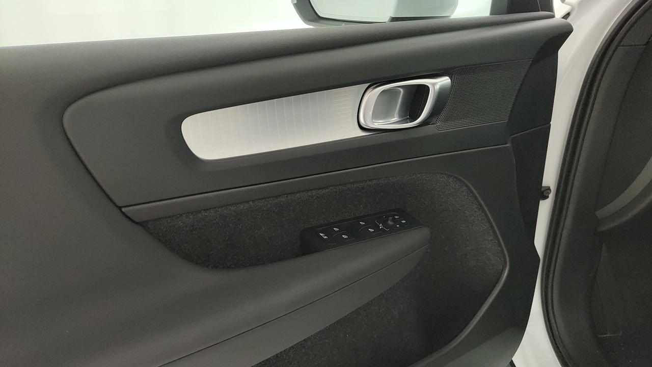 VOLVO XC40 2.0 b3 Core auto