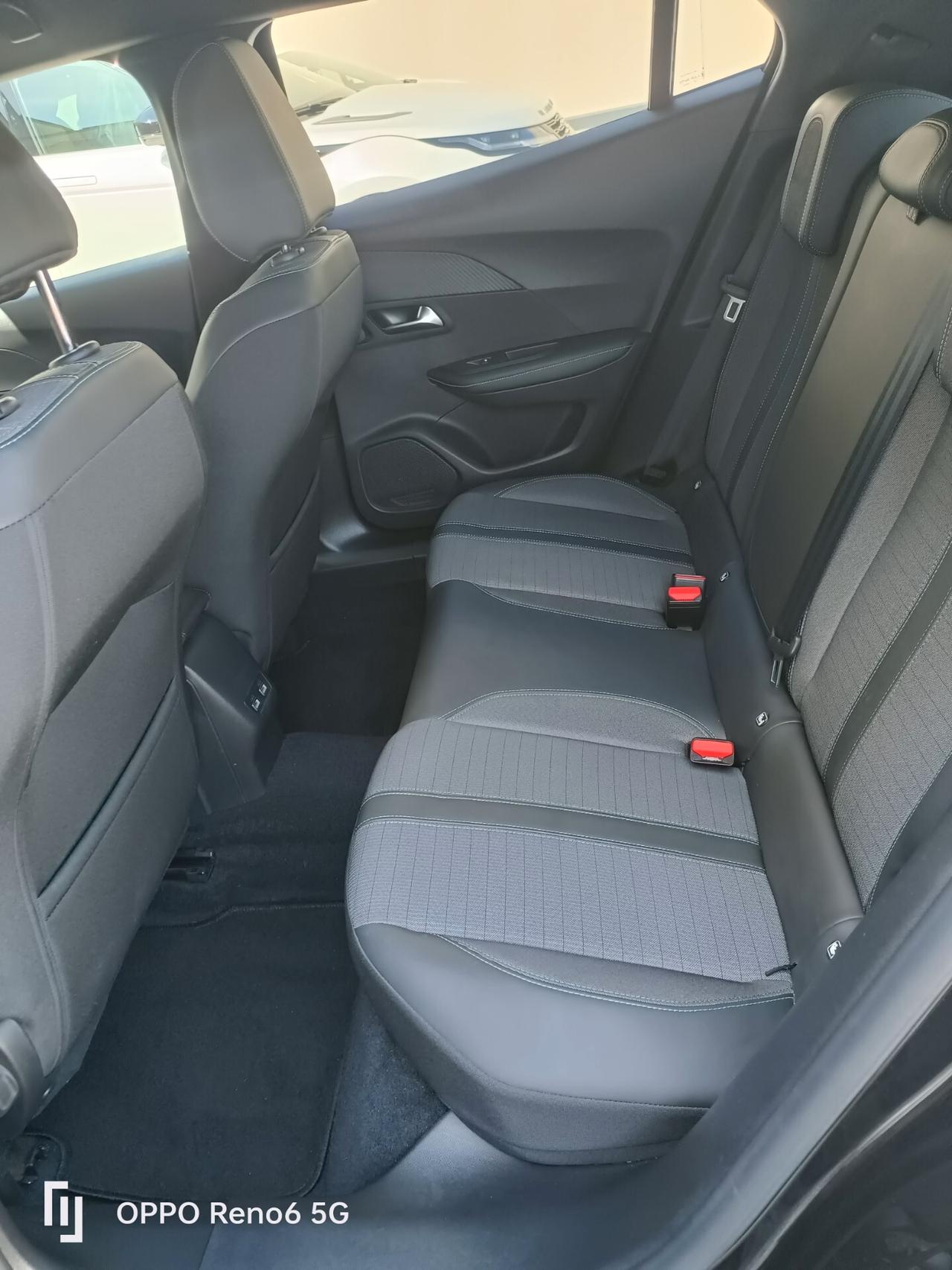 Peugeot 2008 BlueHDi 130 S&S EAT8 Allure