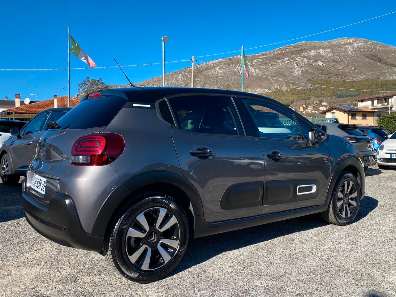 Citroen C3 PureTech 110 S&S Shine Pack Bi-Color 2023 6m