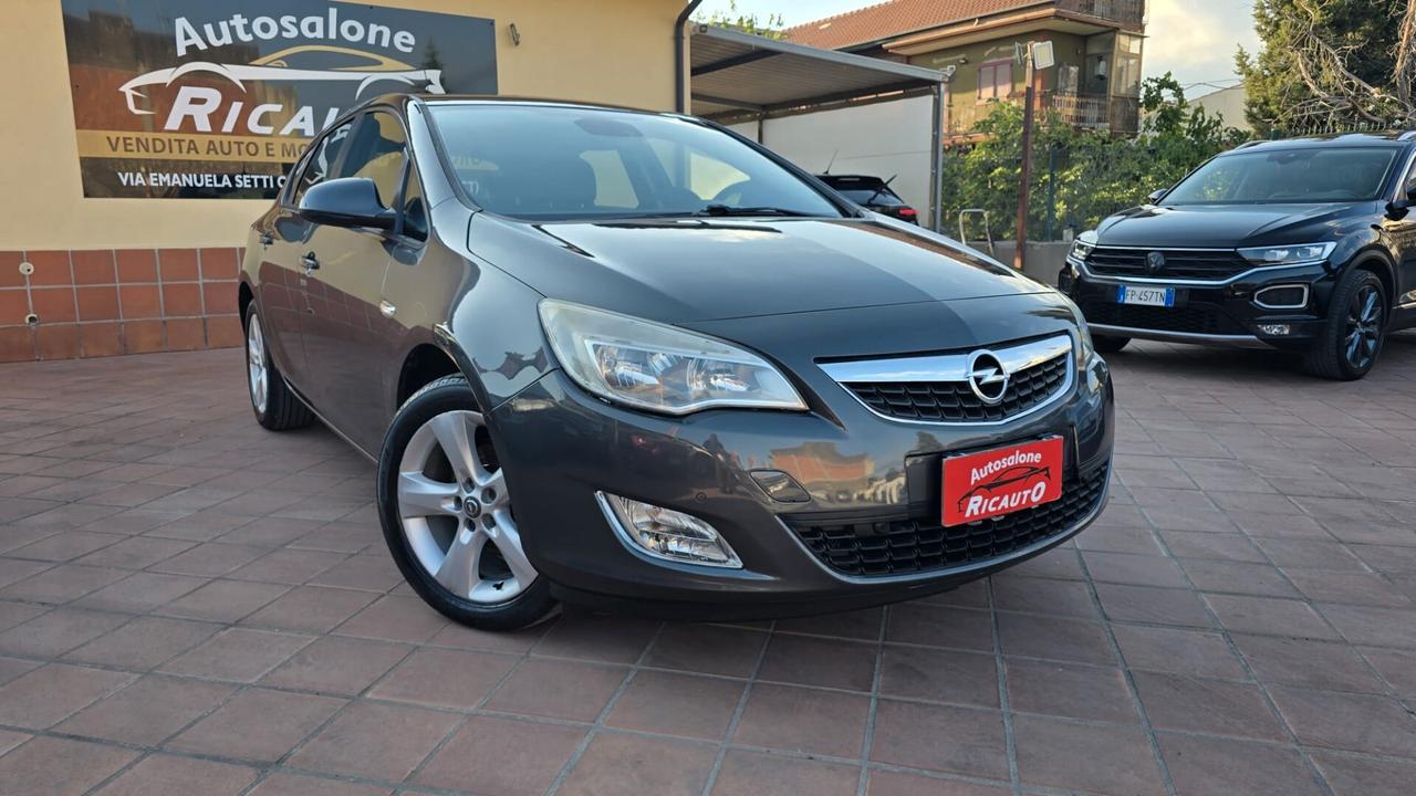 Opel Astra 1.4 100CV 5 porte Cosmo