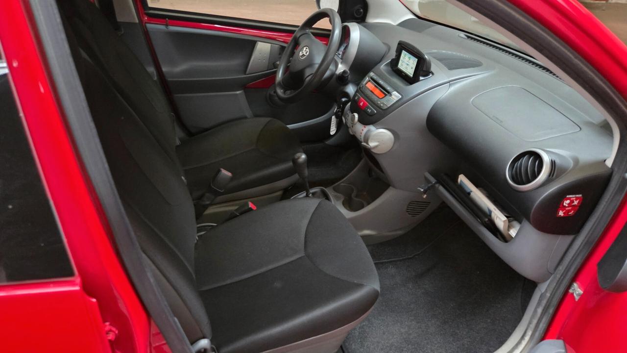 Toyota Aygo 1.0 12V VVT-i 5 porte Sol Connect