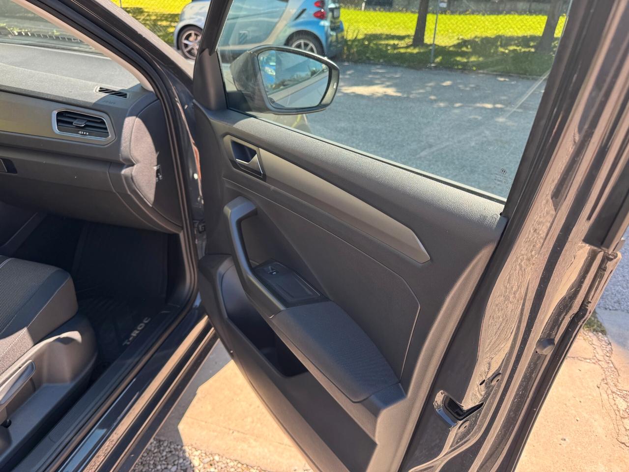 Volkswagen T-Roc 1.6 TDI SCR Business BlueMotion Technology