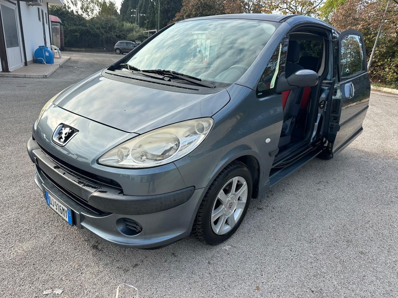 Peugeot 1007 1.4 HDi Happy 2007 neopatentati