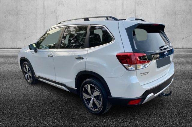 SUBARU Forester 2.0 e-Boxer MHEV CVT Lineartronic Premium