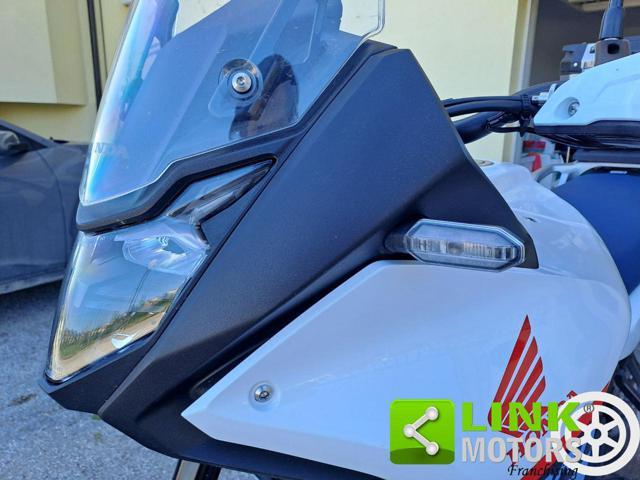 HONDA Transalp XL750 .