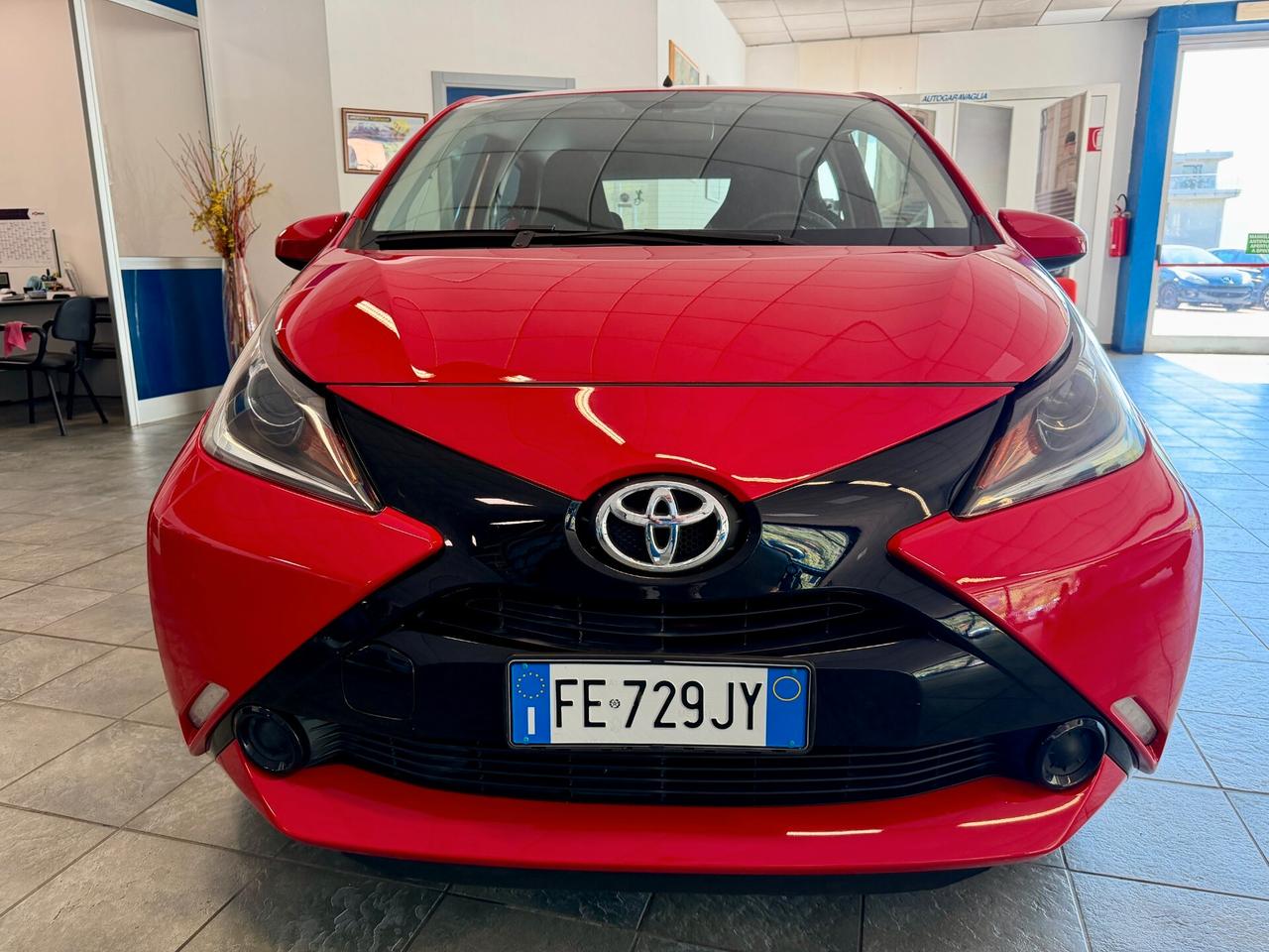 Toyota Aygo 1.0 VVT-i 69 CV 5 porte x-play