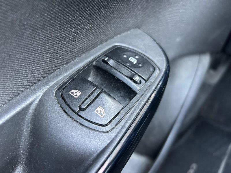 Opel Corsa 1.2 Coupé b-Color OK NEOPATENTATI