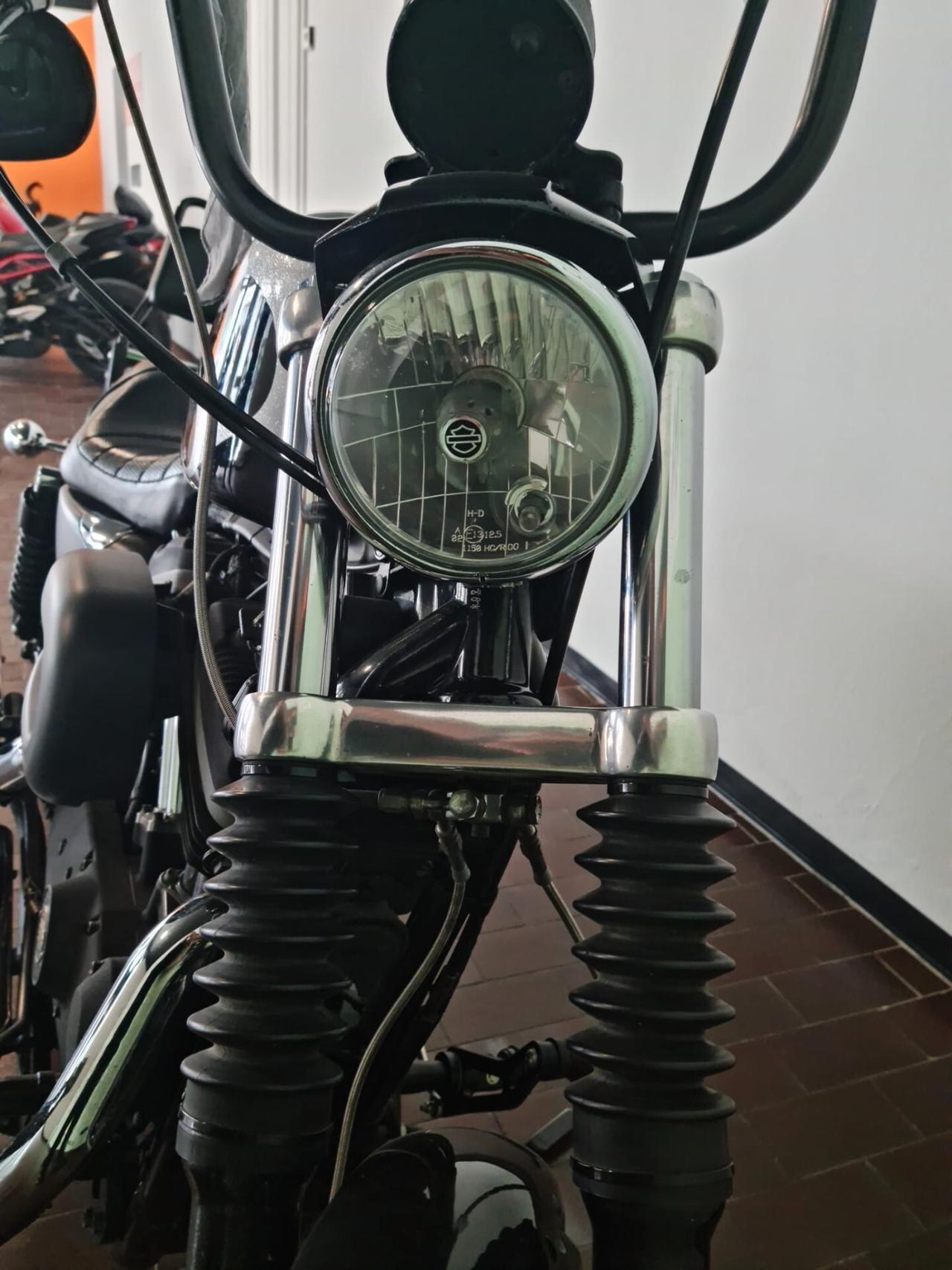 SPOSTER 883