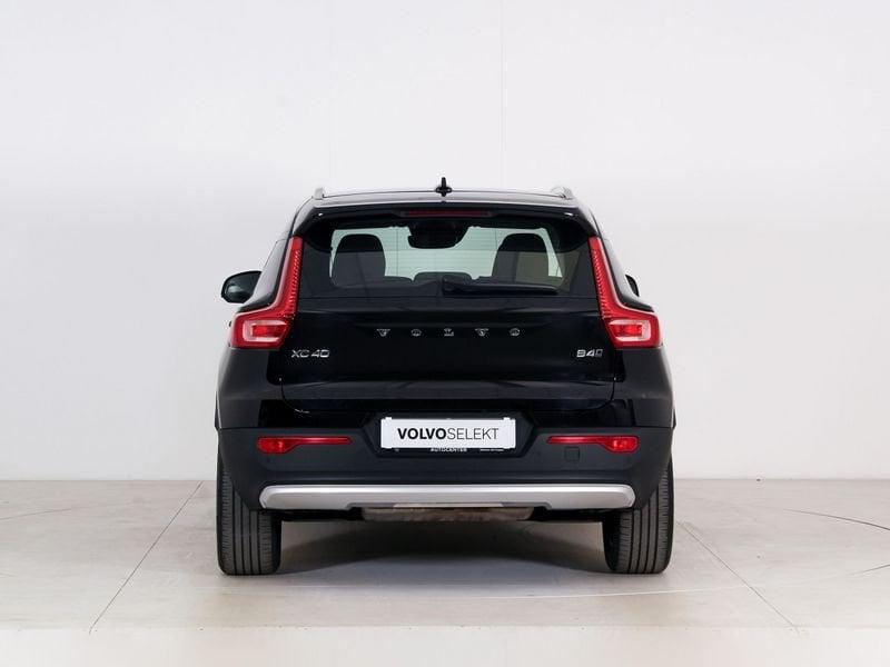 Volvo XC40 B4 AWD Geartronic Momentum Pro