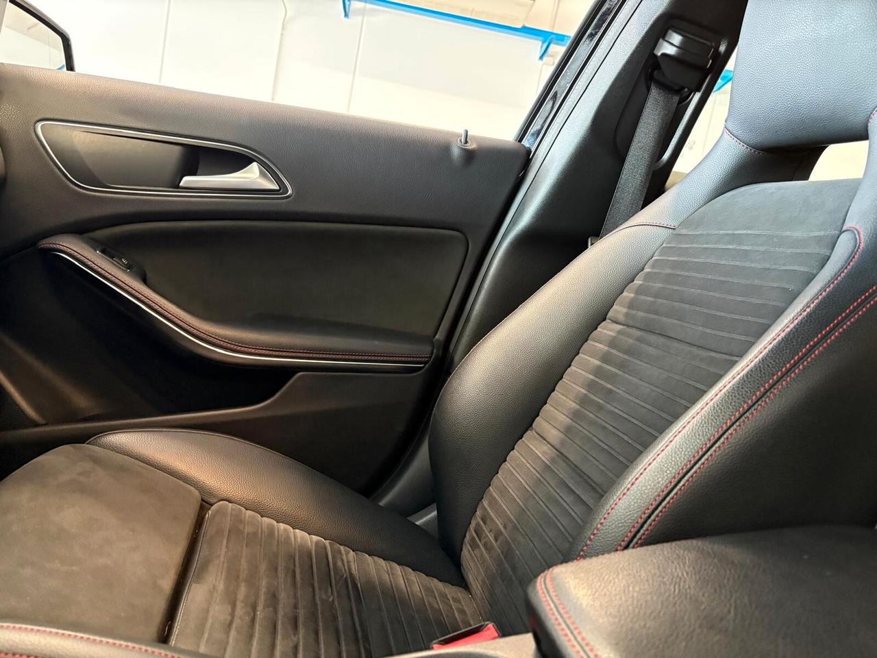 Mercedes-benz GLA 220 d PREMIUM 4Matic Automatic