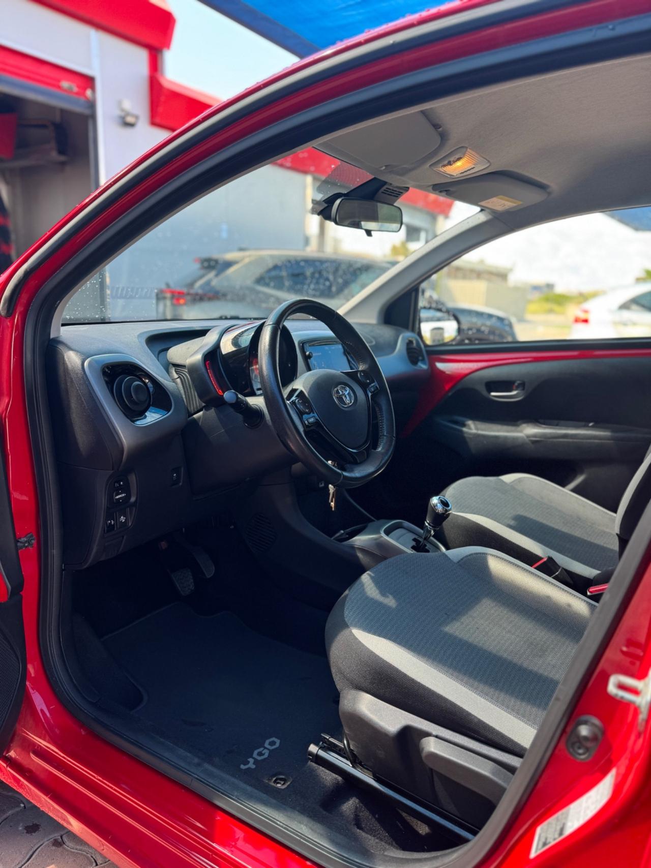 Toyota Aygo Connect 1.0 VVT-i 72 CV 5 porte x-clusiv MMT