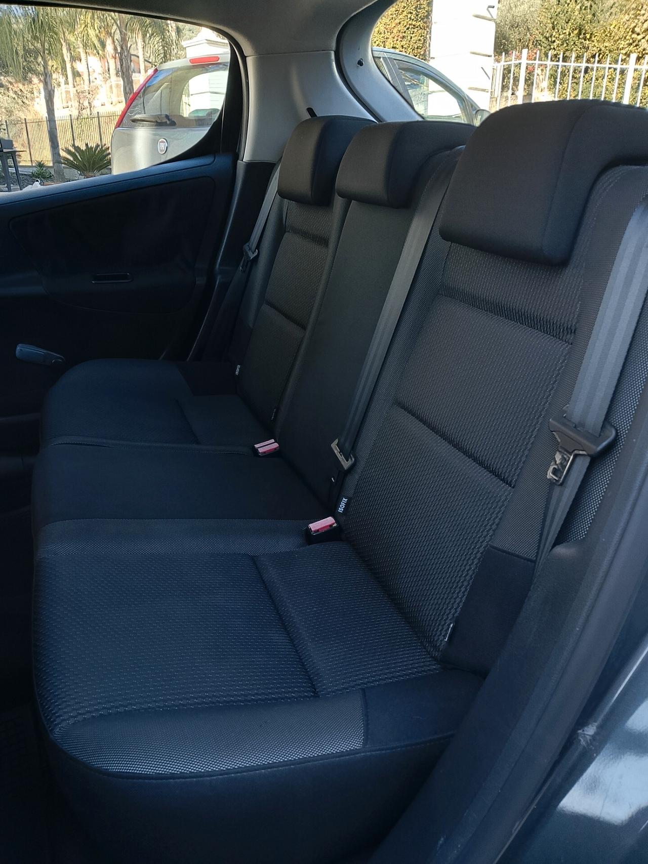 Peugeot 207 1.4 HDi 70CV 5p. X Line Business