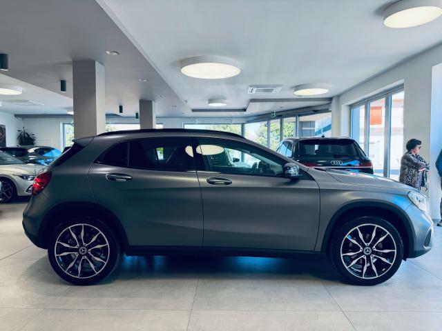 Mercedes-Benz GLA 180 d Premium AMG auto