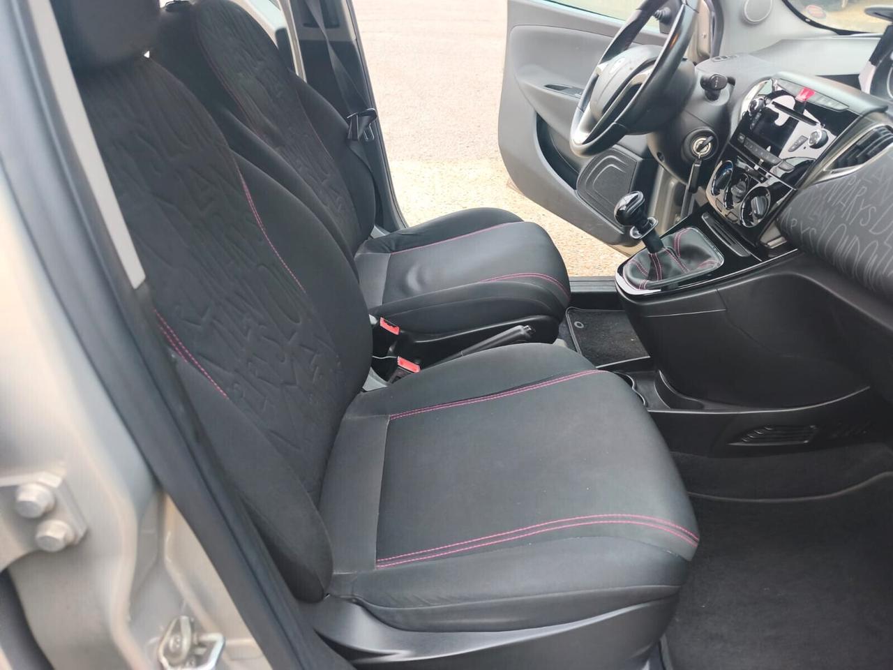 Lancia Ypsilon 2014---1.2 Benzina Neopatentati