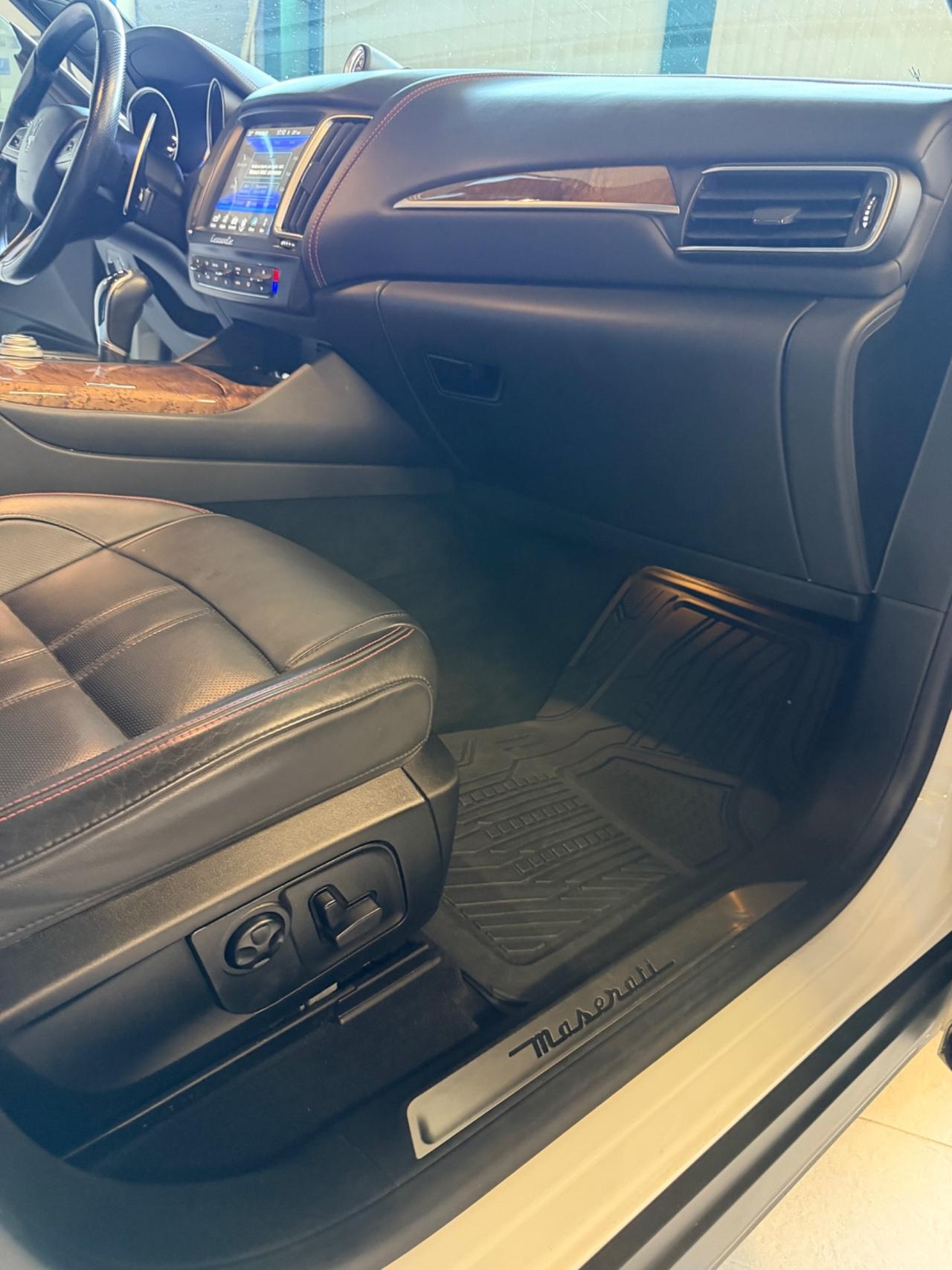 Maserati LEVANTE V6 AWD GRANDSPORT TETTO PELLE