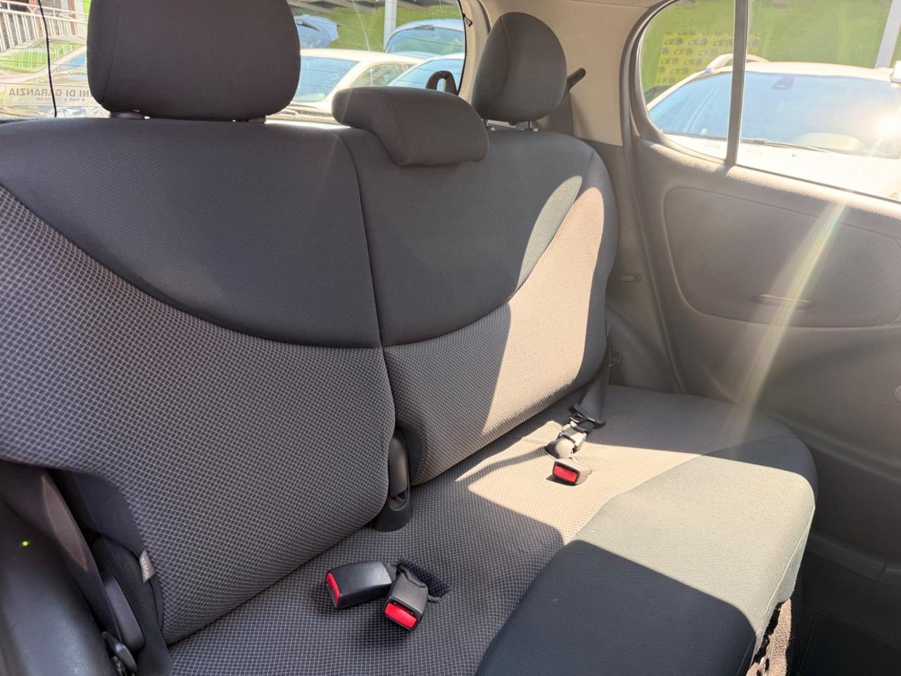 Toyota Yaris 1.3 BENZ/GPL 12/2003