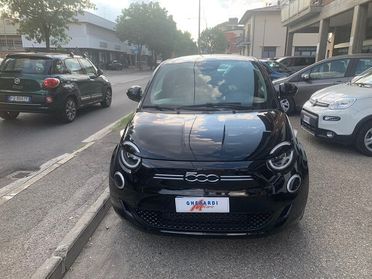 Fiat 500 500e Berlina 42 kWh Icon