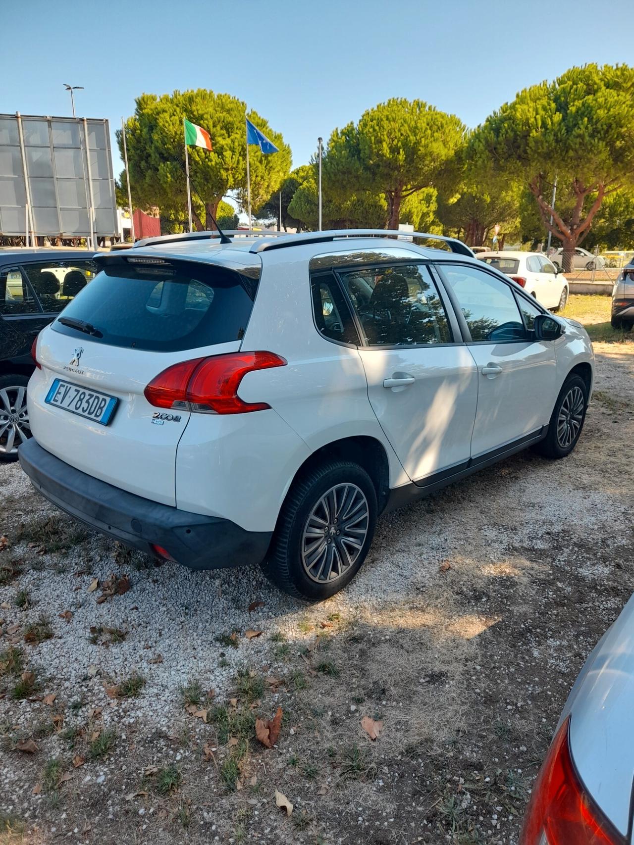 Peugeot 2008 1.6 e-HDi 92 CV