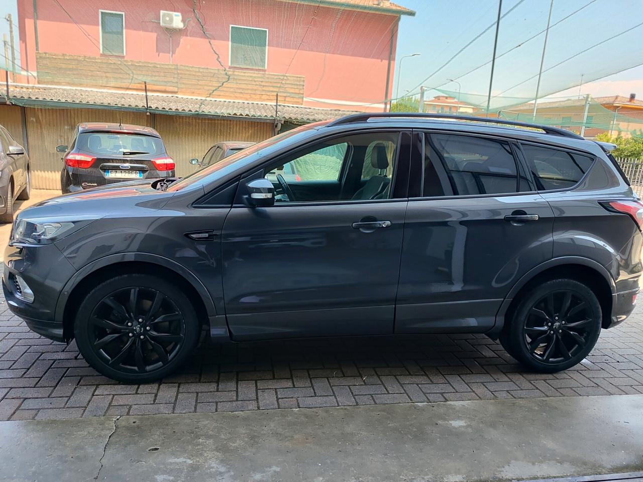 Ford Kuga 1.5 TDCI 120 CV S&S 2WD ST-Line