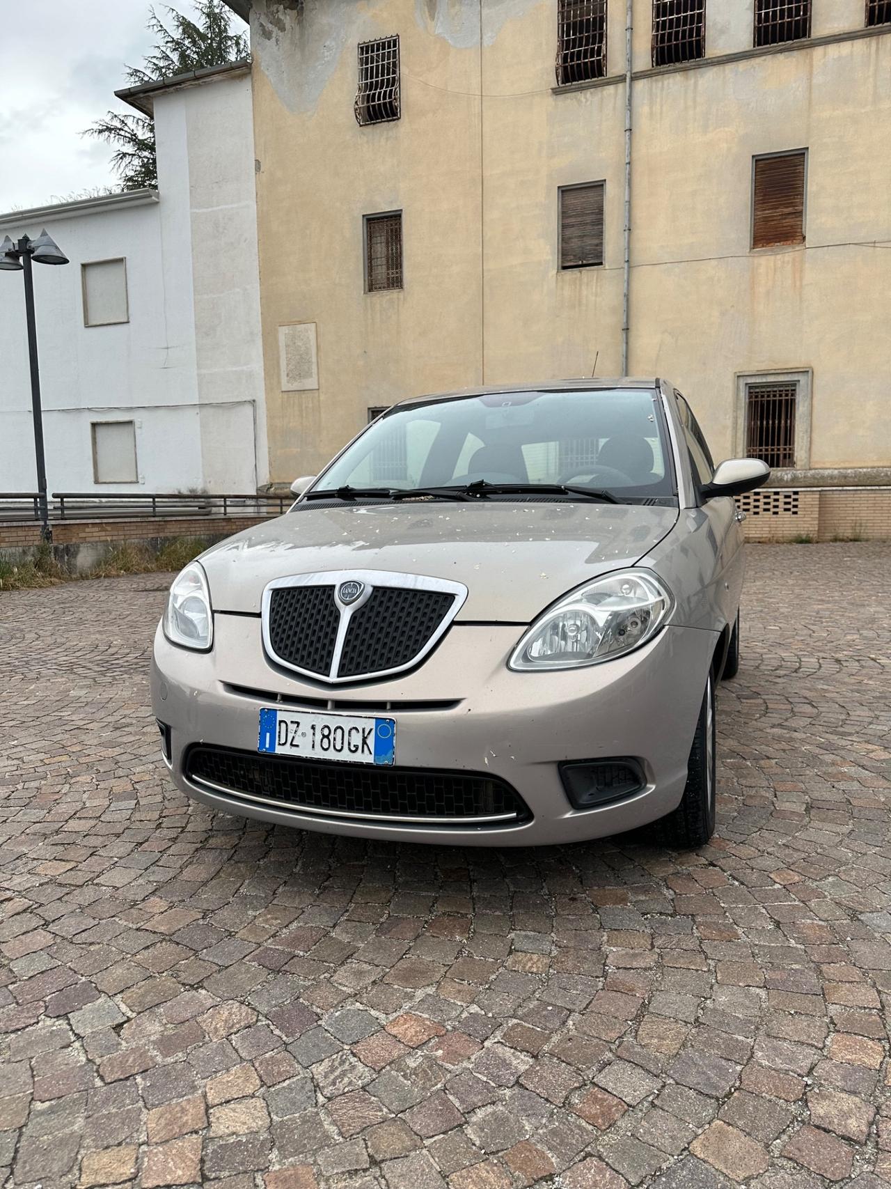 Lancia Ypsilon 1.4 Argento Ecochic GPL