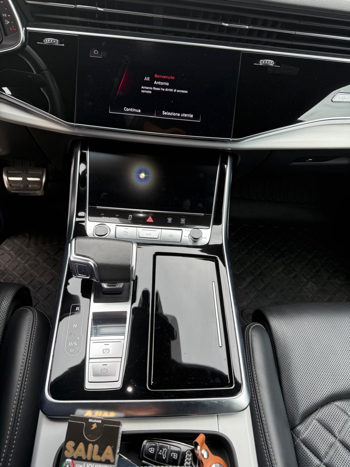 Audi Q8 50TDI 286CV COMPETITION BANG&OLUFSEN 23" CARBONIO
