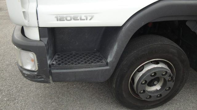 IVECO EUROCARGO 120EL17 CON GRU 8000.2