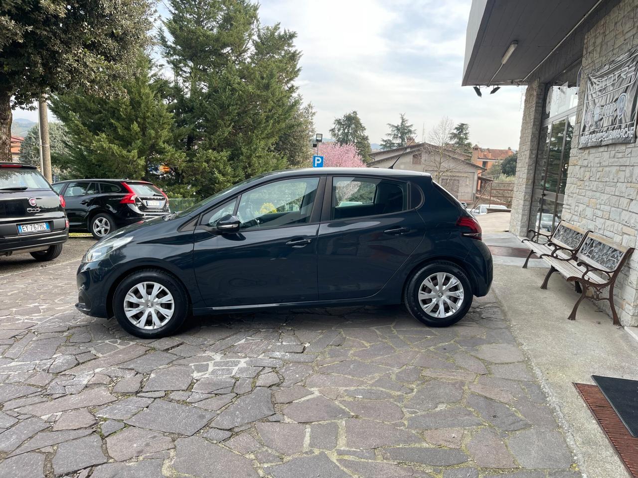 Peugeot 208 PureTech 82 5 porte Allure NEO PATENTATI
